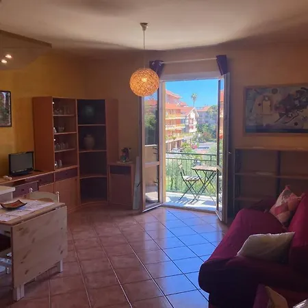 Casa Di Ro - Coloratissima A 300 Metri Dal Mare * Сан-Бартоломео-аль-Маре